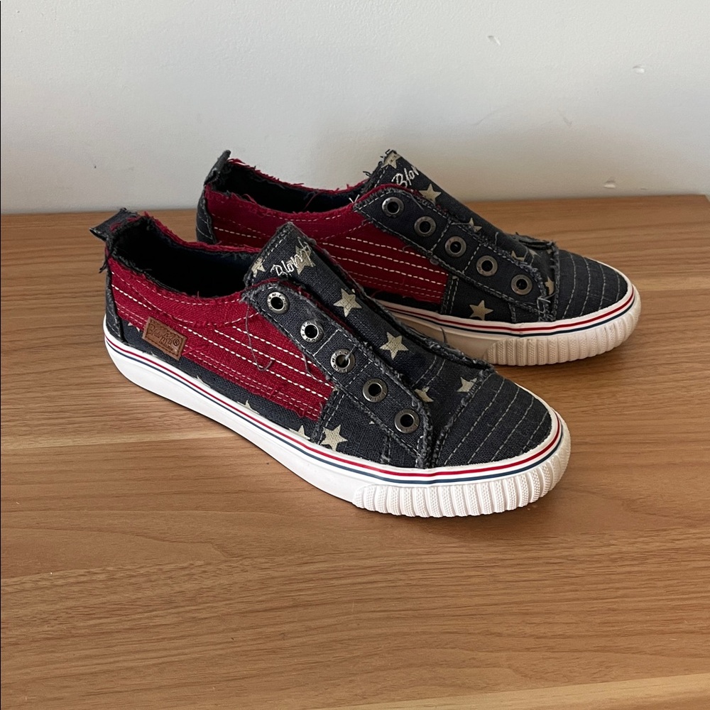 Blowfish Malibu Women’s Slip-On Star Print Sneakers in Red White and Blue 7.5